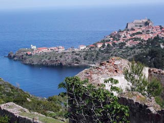 Paese dal sentiero per la colonia penale